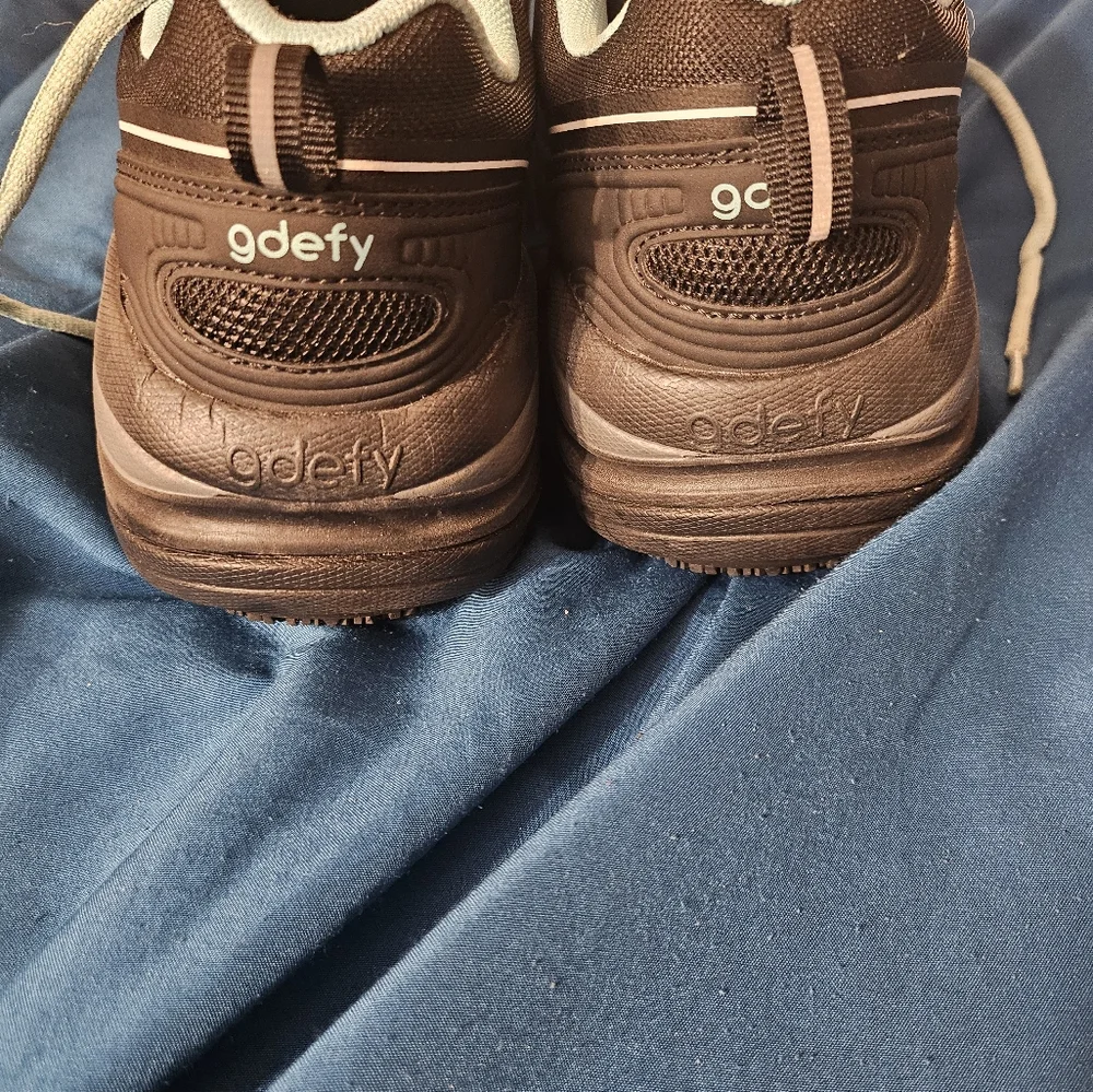 GDEFY Ion Women's 8 Athletic Shoes Gravity‎ Defyer Black/Teal